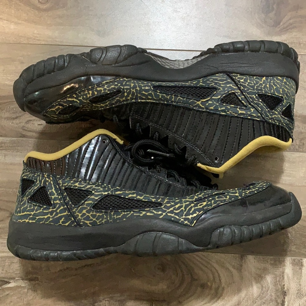 Jordan 11 Retro Low IE Black Metallic Gold Size 13/W /or 11.5/M No box $100 obo.
